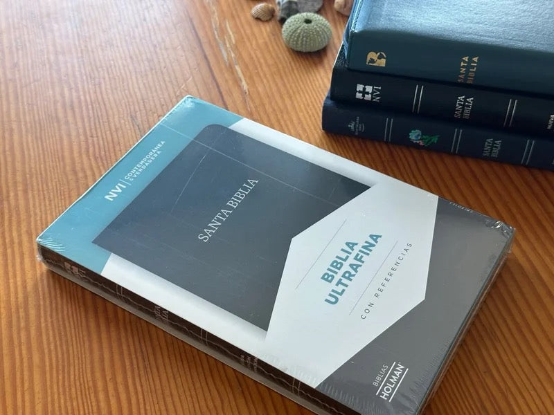 Biblia NVI Ultrafina Negro Piel Fabricada