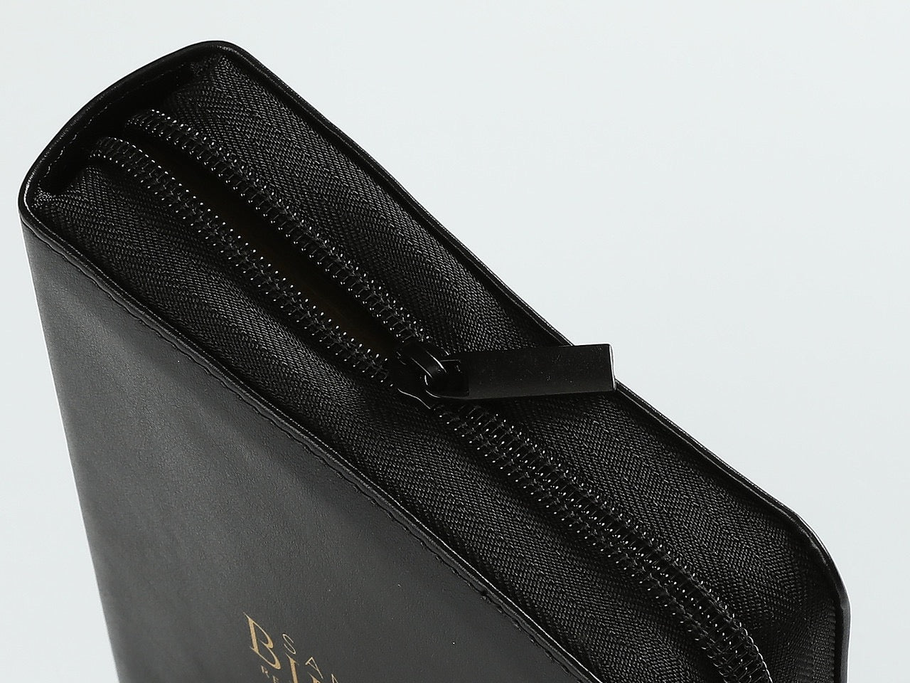 BIBLIA RVR60 PORTÁTIL LETRA GRANDE 11 PUNTOS CON CIERRE NEGRO