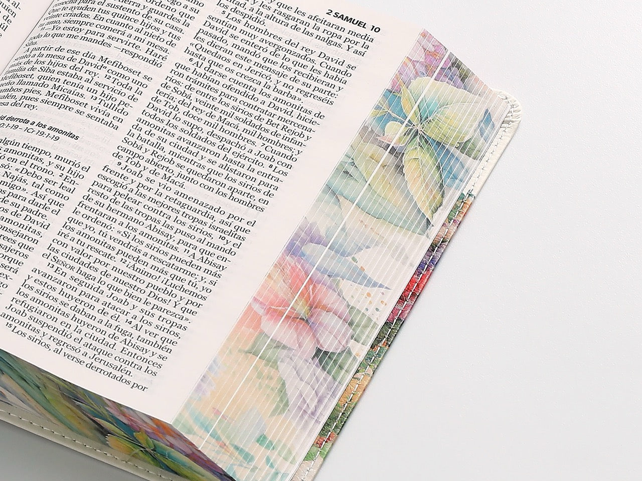 Biblia NVI Peninsular Portátil Letra Grande Floral Lila