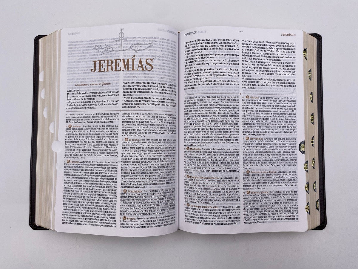 Biblia de estudio Patrística RVR77 café con indice