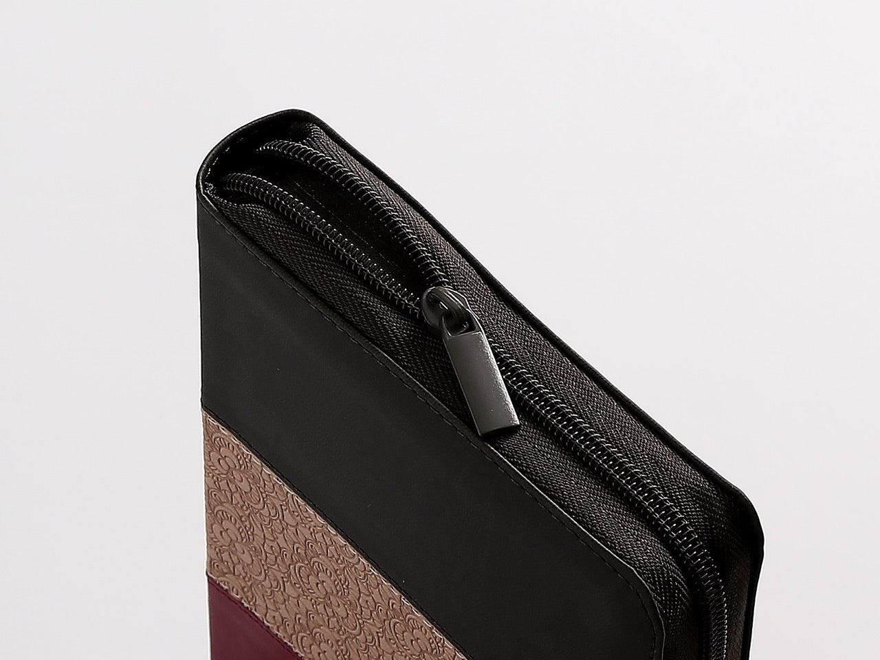 Biblia NVI Peninsular Portátil Letra Grande Tricolor NEgro